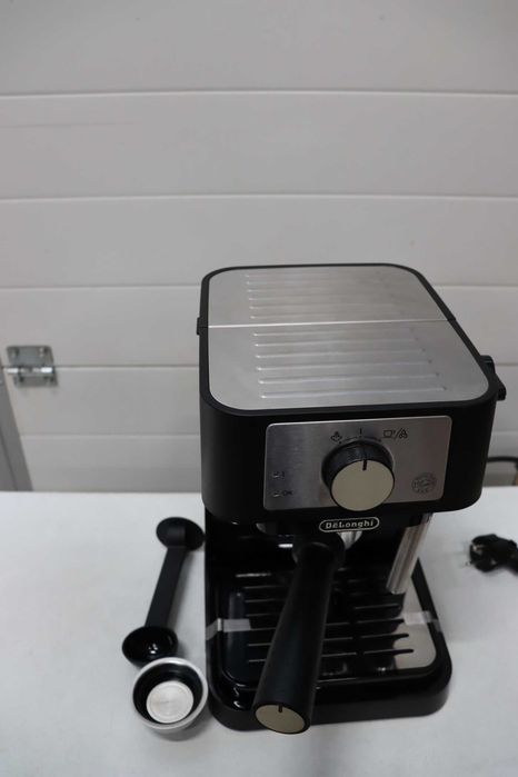 Еспресо машина DE’LONGHI Stilosa EC 260.BK, 15 bar, 1100 W, 1 л, Черен