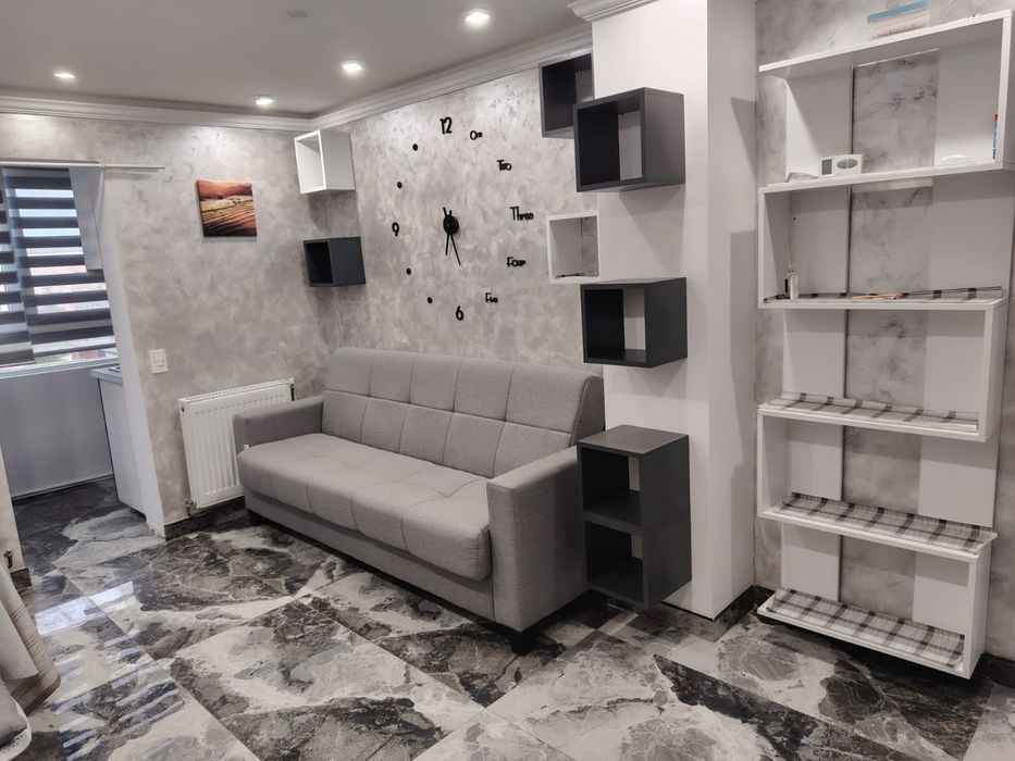 Închiriez apartament cu 2 camere în zona centrala