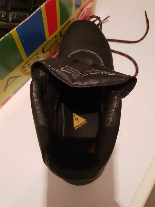 Ghete de lucru safety shoes cu bombeu metalic m37