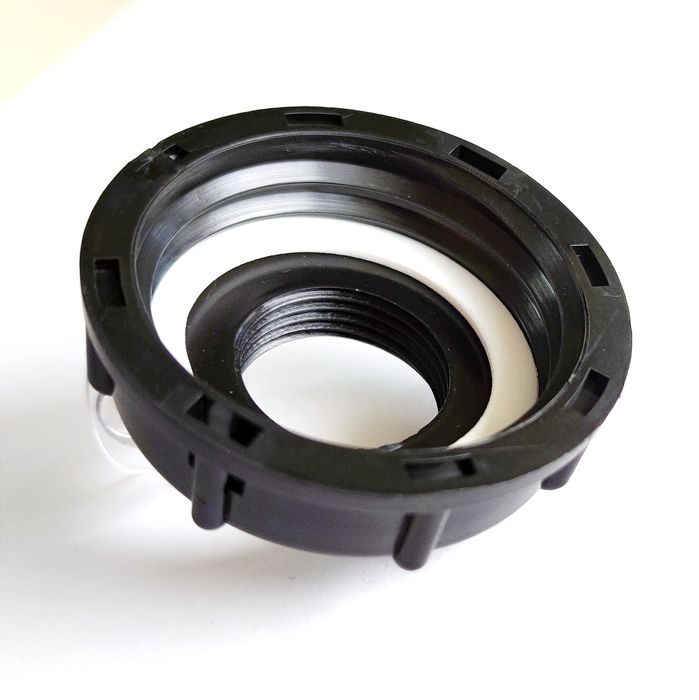 Капачки преход за бидони 1000литра IBC контейнер