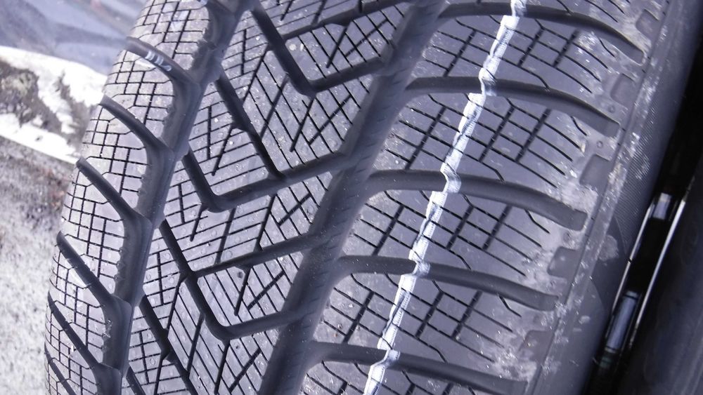 Jante Audi Q4 E-tron  255 50 19 iarna Pirelli scorpion Winter (ao)