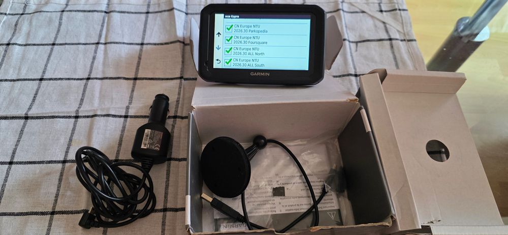 Навигация за камион Garmin Dezl 580 5 инча екран карти за цяла Европа