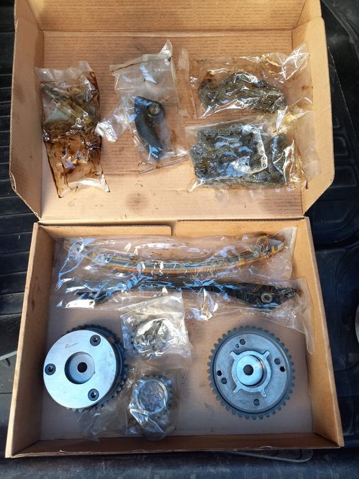 Продается комплект ГРМ, 2 звезды,2 цепи и т.д на Range Rover Evoq