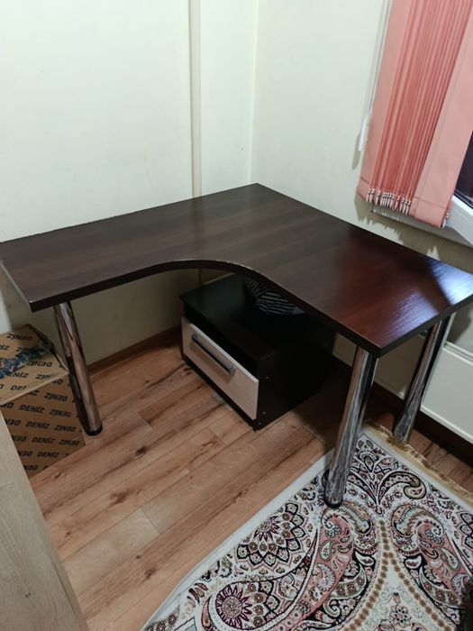 Стул треугольный