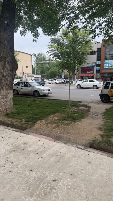 Яшнобод тумани корасув кучаси  дварес  1 хона  жойни ижарага магезин о