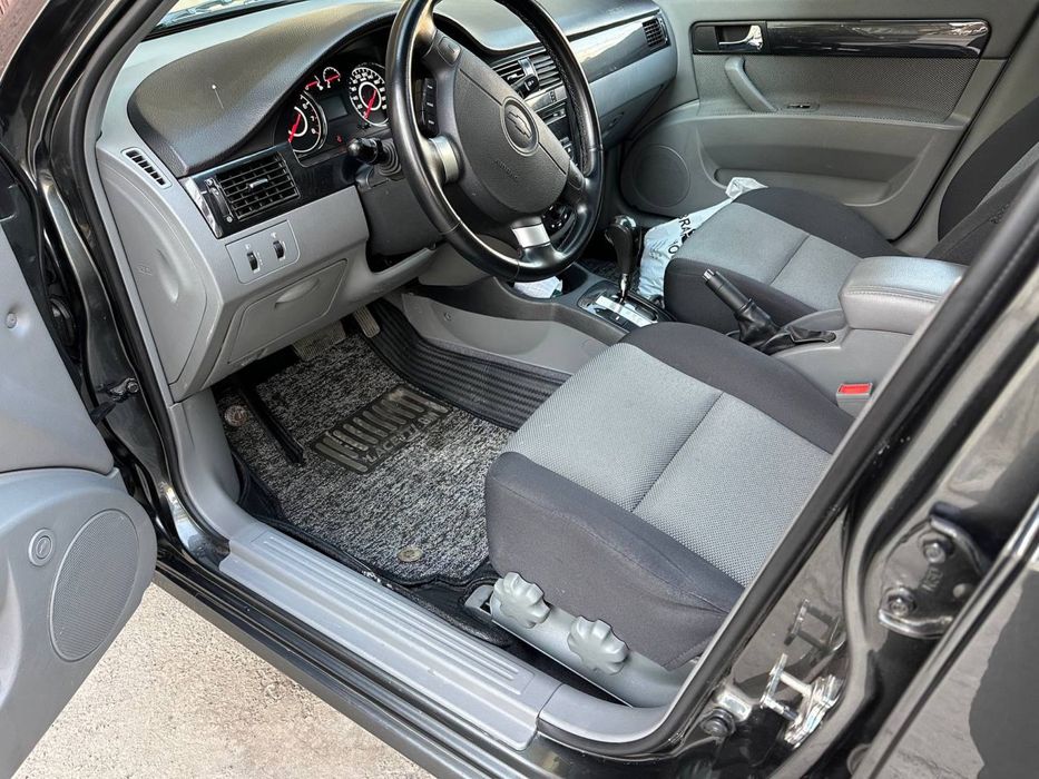 2019 Jentra sotiladi moshina xolati yaxshi. 80% joyi shumka qilingan.