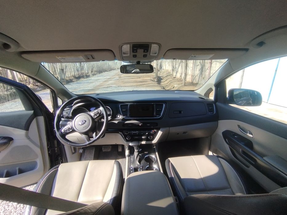 Kia carnival sotiladi