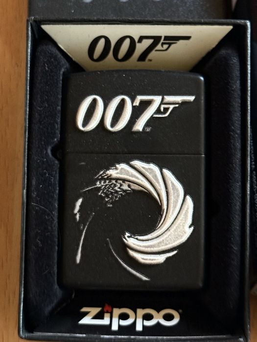 Продам зажигалки Zippo