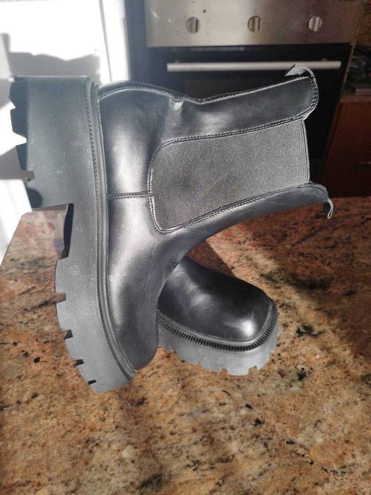 Боти Дамски чисто нови