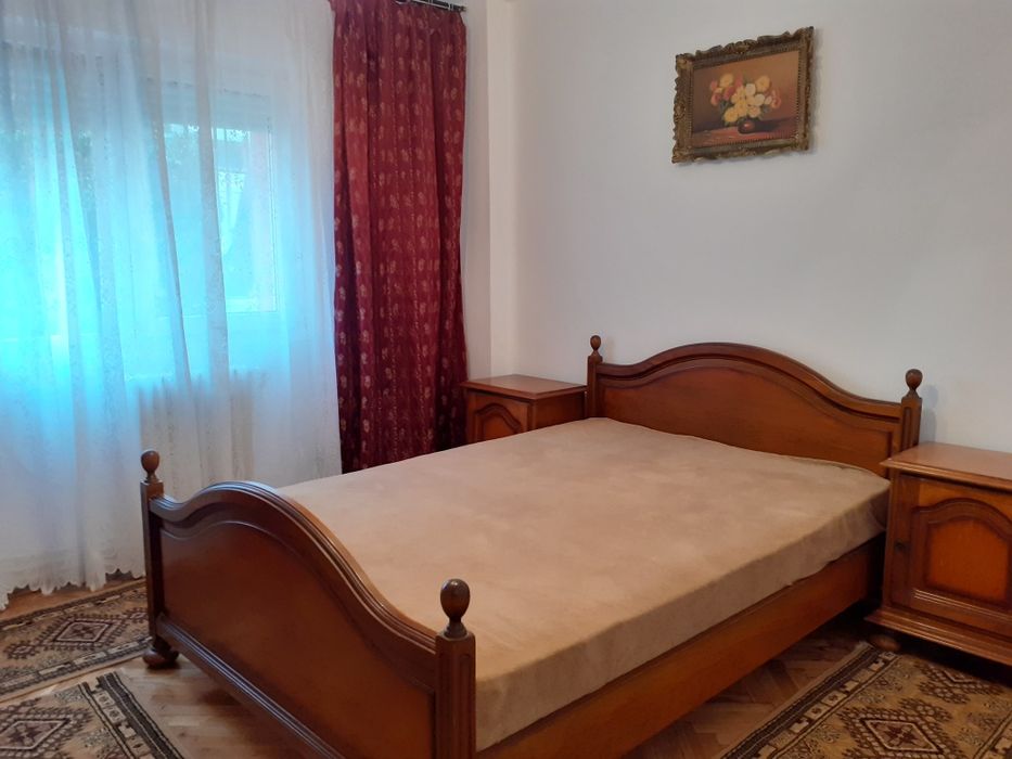 Închiriez apartament