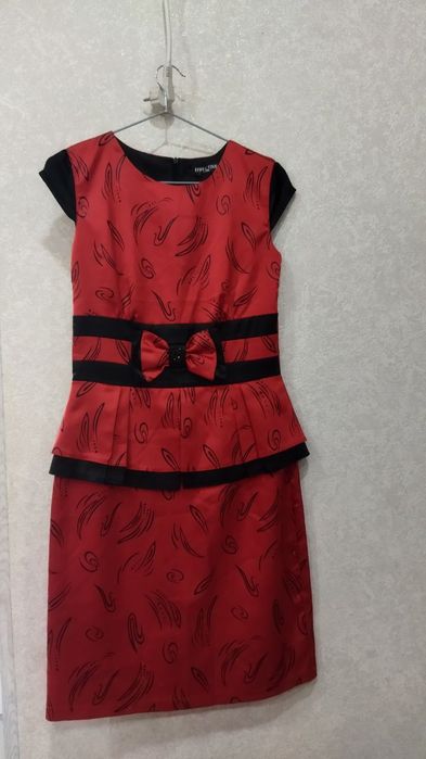 Платье короткое красный