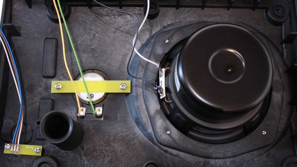 Boxe active Loewe 2x30W+standuri(Germania).