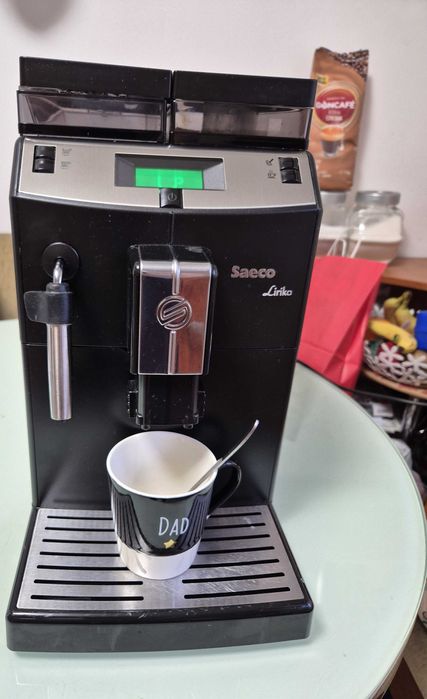 De vanzare Aparat Cafea SAECO LIRIKA  + inca unul de pieseA SUP041