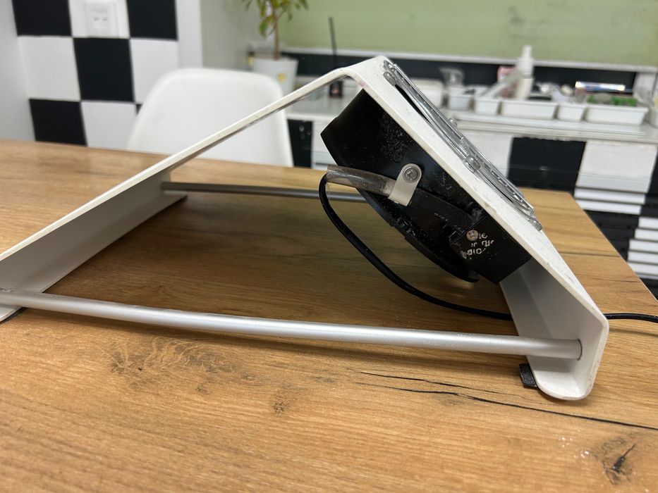 Пылесос маникбрный! Подставка для рук!