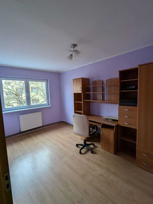 Vand Apartament de 80 mp , 4 camere, 2 băi, etajul 3