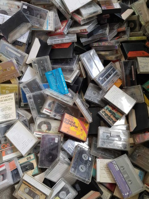 100 x Casete audio muzica - diferite tipuri se dau ca atare pentru inregistrari multe originale romanesti muzica petrecere pop rock unele noi sigilate