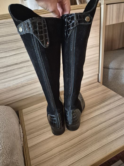 Лачени ботуши с естествен велур носени няколко пъти