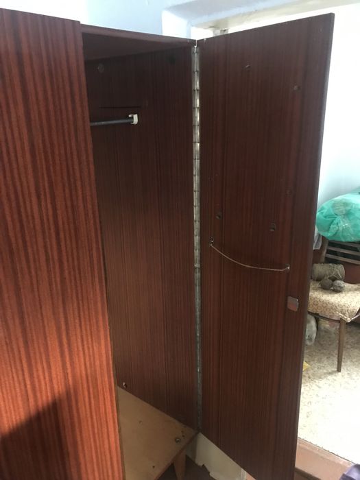 Продам шифоньер 3-хдверный