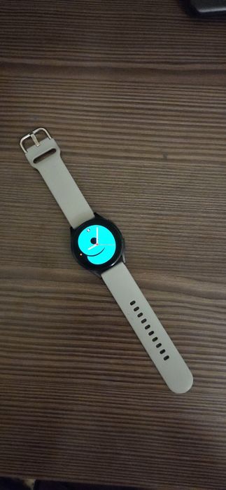 Galaxy watch 4 .