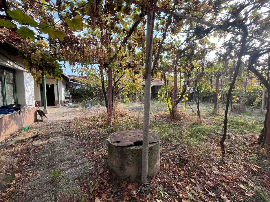 Продава се: Къща РЗП 140 кв.м, двор 675 кв.м, с.Старо Железаре