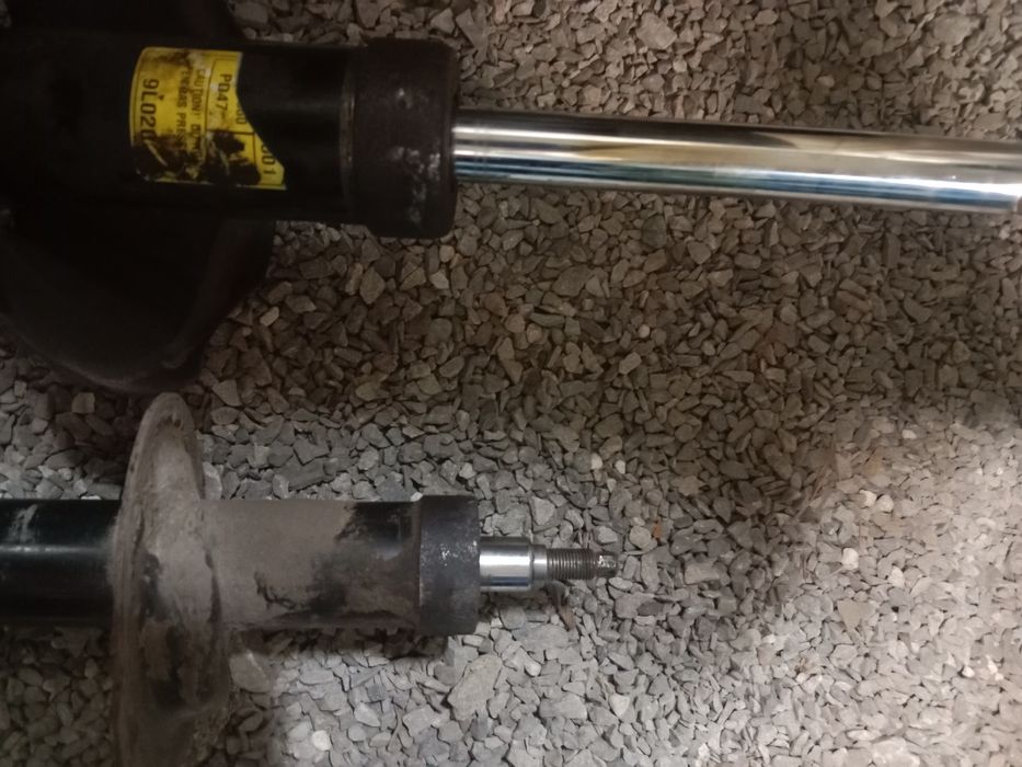 Стойки Шевроле Лачетти хетчбек.