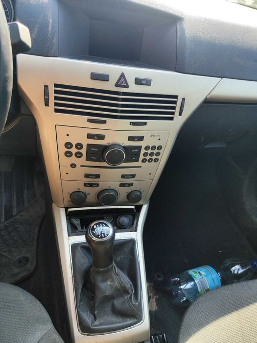 Opel Astra H на части 1.9 101кс 74кв