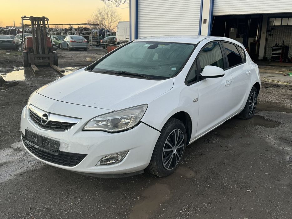 Opel Astra (J) Опел Астра 2010-2018.На части
Двигател 1.4 Бензин, 100к