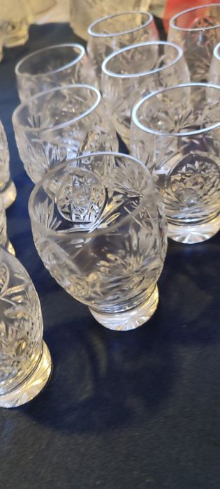 Продам рюмки хрустальные