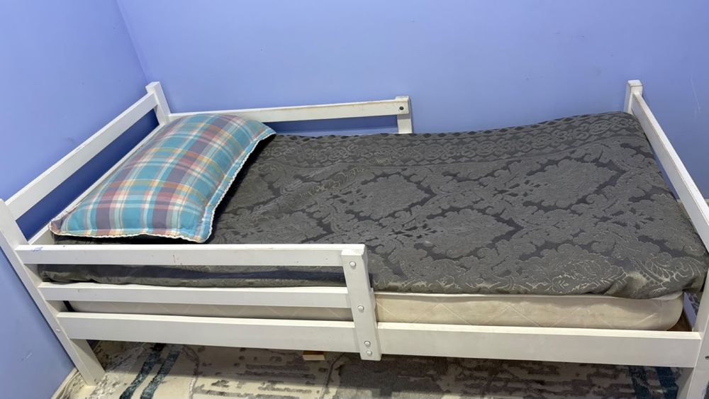 Детский кроват 2 штукий