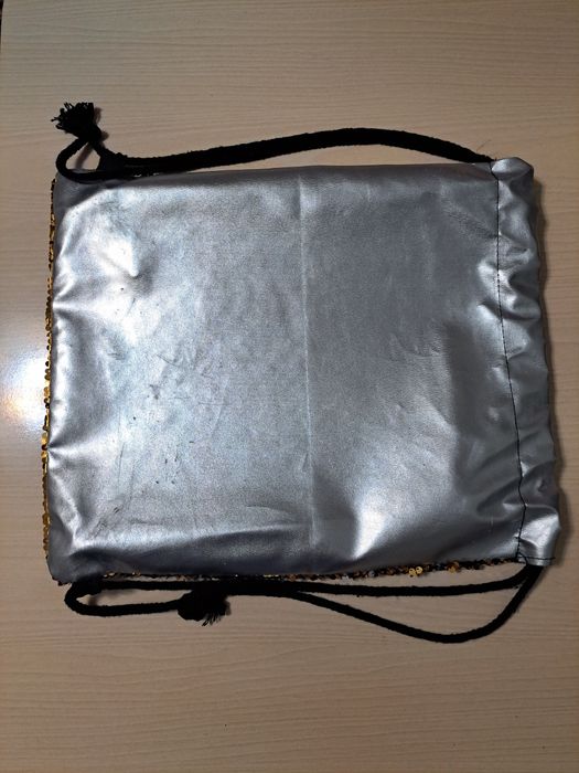 Сумка с пайетками