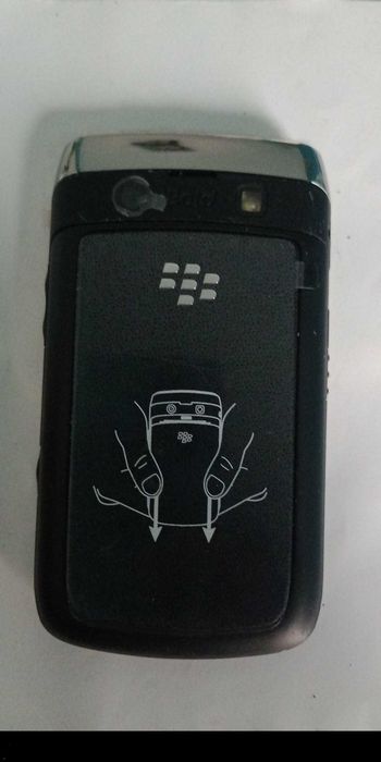 Vand Blackberry 9700 NOU !!!