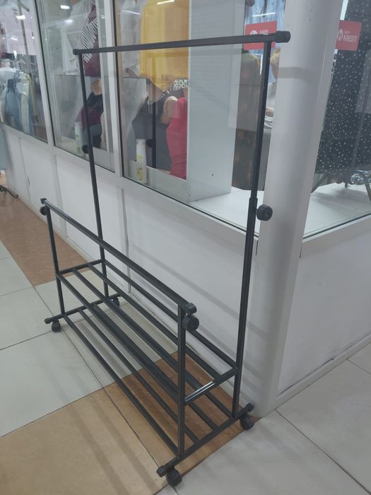 срочно продам вешалку