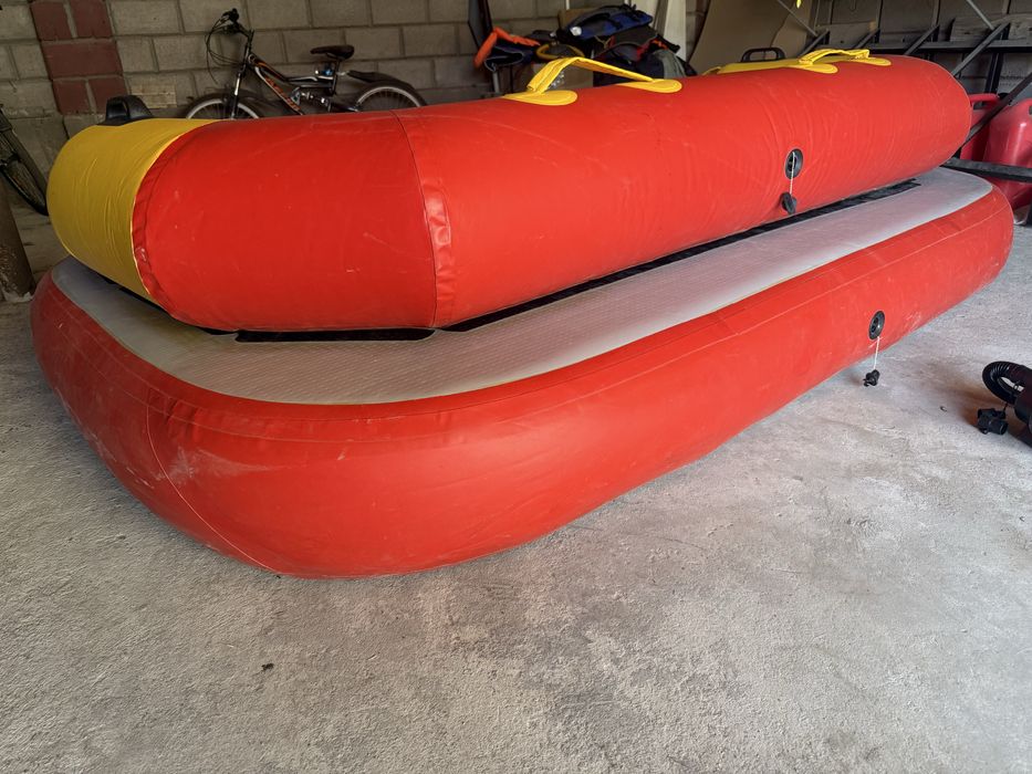 Диван.Водный аттракцион