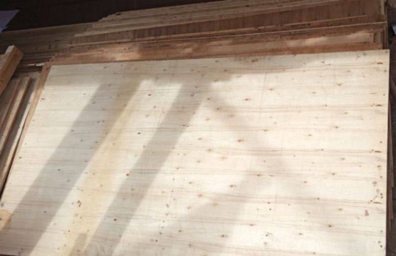 Rossiya fanerasi-qalin va mustahkam