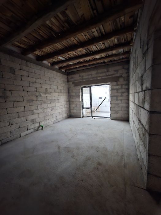 Xasanboy postidan 5.5km kirganda 5 sotok karobka arzon narxda sotiladi