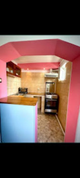 Închiriez apartament cu 3 Camere
