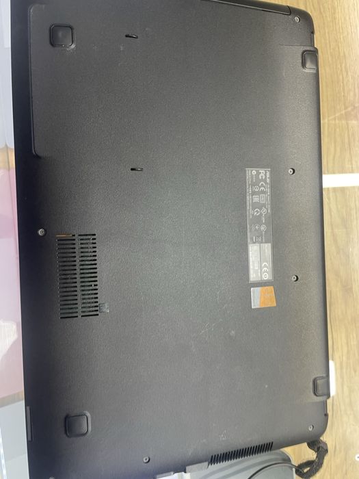 Asus hamma joyi ishlaydi