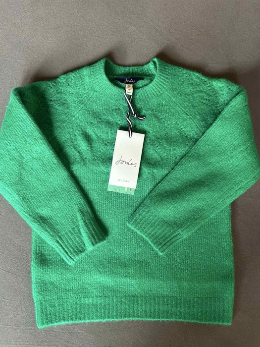 Детски вълнен пуловер