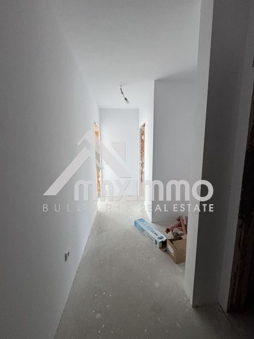 Продава се Тристаен апартамент в Варна, Цветен квартал - 101 кв.м за 1832 €/кв.м - Снимка #3