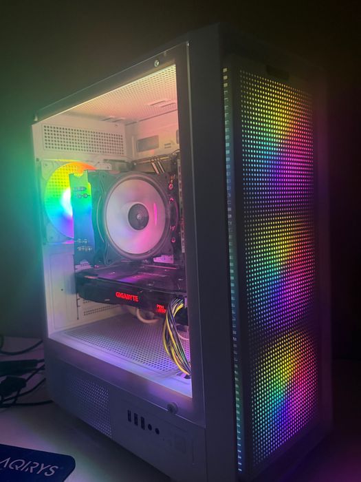 Vând Pc Gaming/Software
