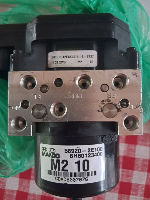 VAND pompa abs  originala Hyundai tucson 2007 benzina