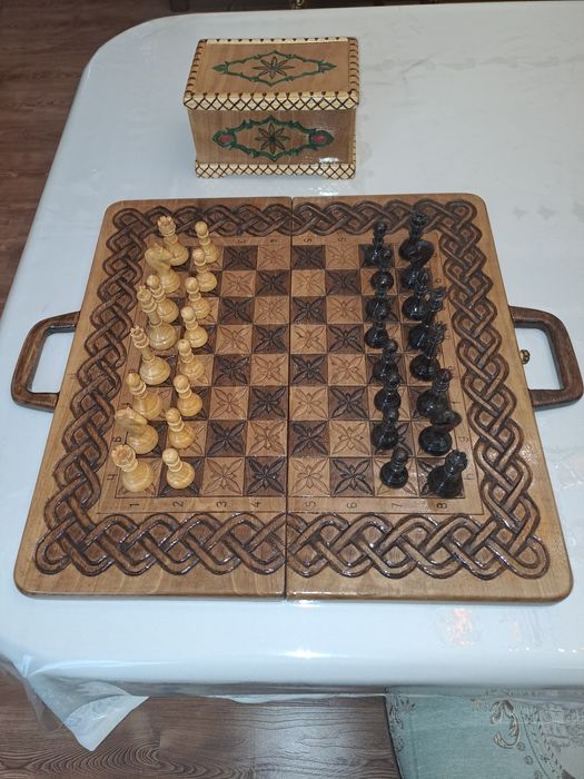 Продаётся нарды 3 в одном, нарды, шахматы и шашки