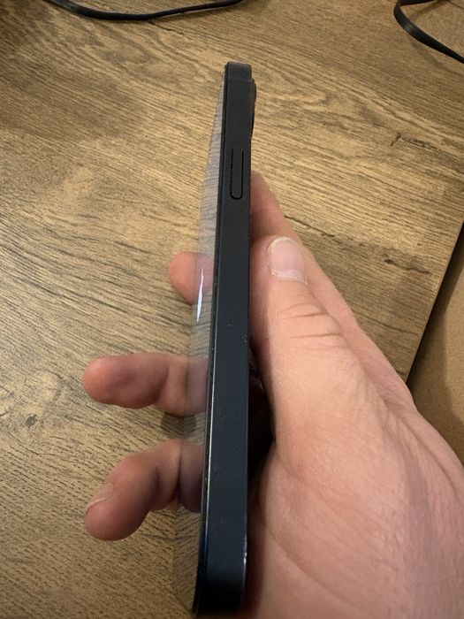 Se vinde Iphone 13 128GB