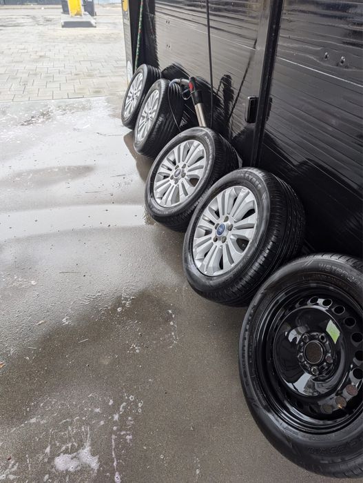 Roti 215 55 16 Anvelope cauciucuri Nokian + jante aliaj originale Ford