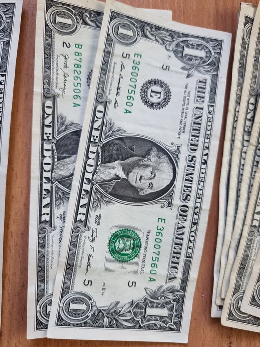 Купюры 1 доллар. Денежный талисман