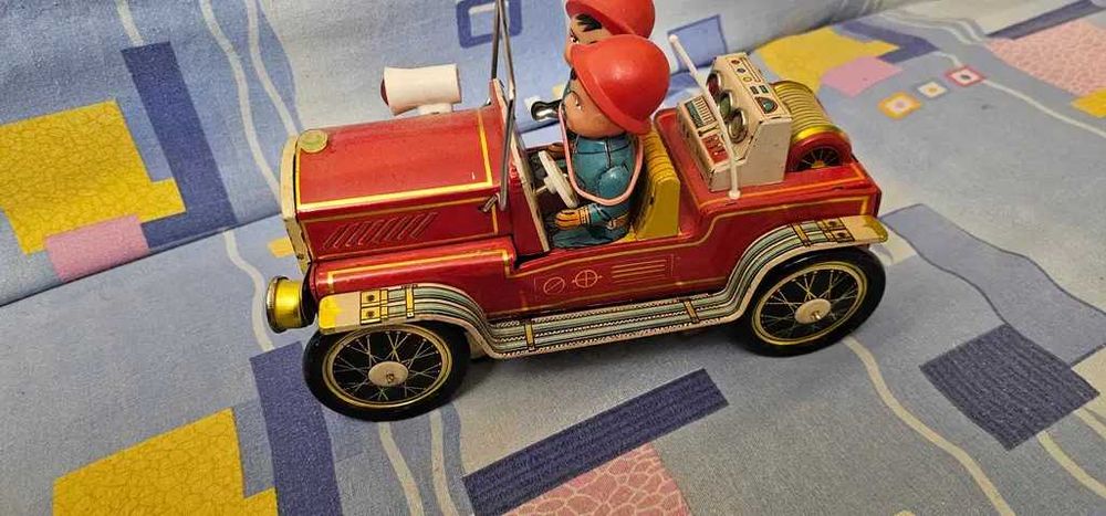 masina din tabla comunista masina de pompieri