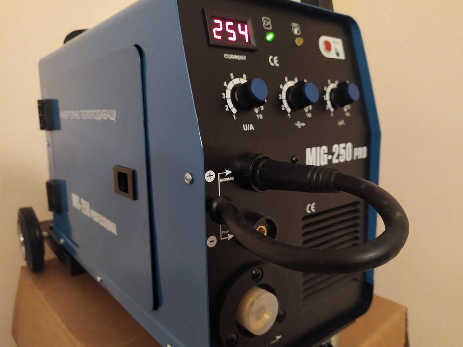 250 ТЕЛОПОДАВАШ АПАРАТ -Телоподаващо MIG 250А - евро шланг 4м