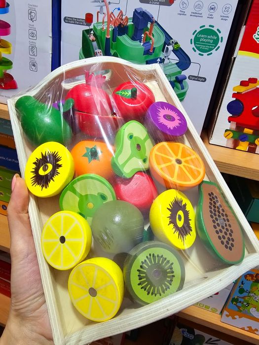 Деревянная нарезка фрукты