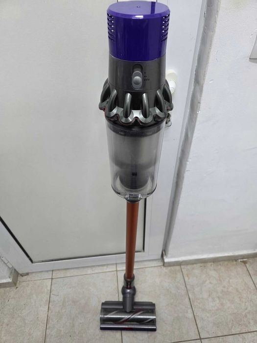 Вертикална Прахосмукачка DYSON V10
