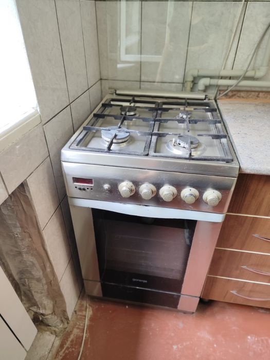 Продам газовую плиту